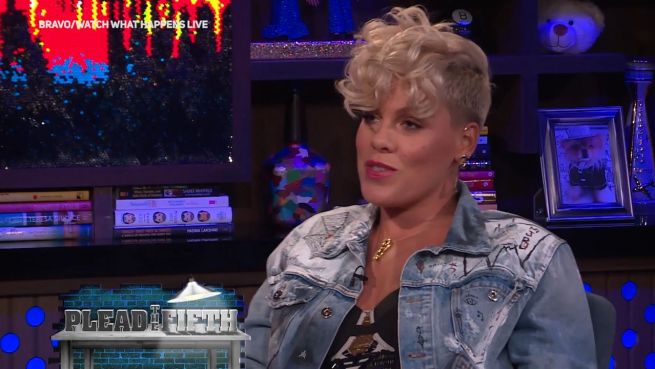 go to Pink teilt aus: Sängerin disst Kim Kardashian und Co.